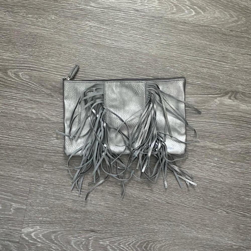 Mid 2000s silver fringe indie sleaze clutch